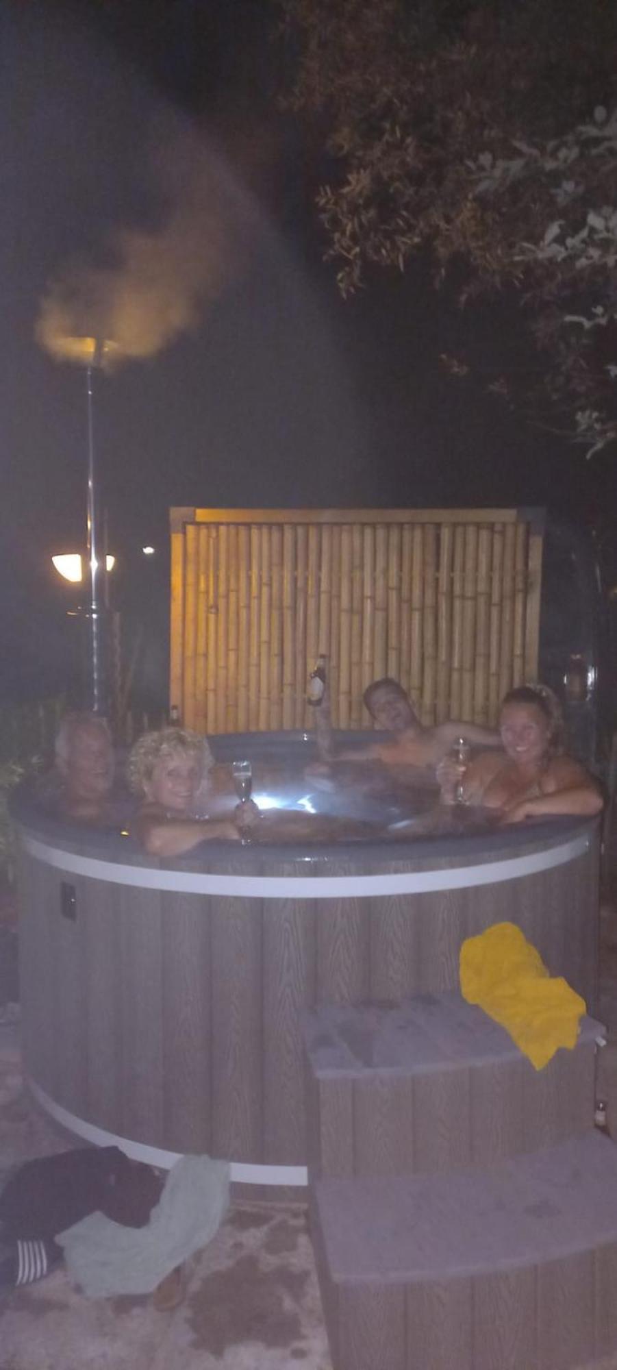 Rumah Senang Wellness Met Hottub En Tuin Ewijk Εξωτερικό φωτογραφία